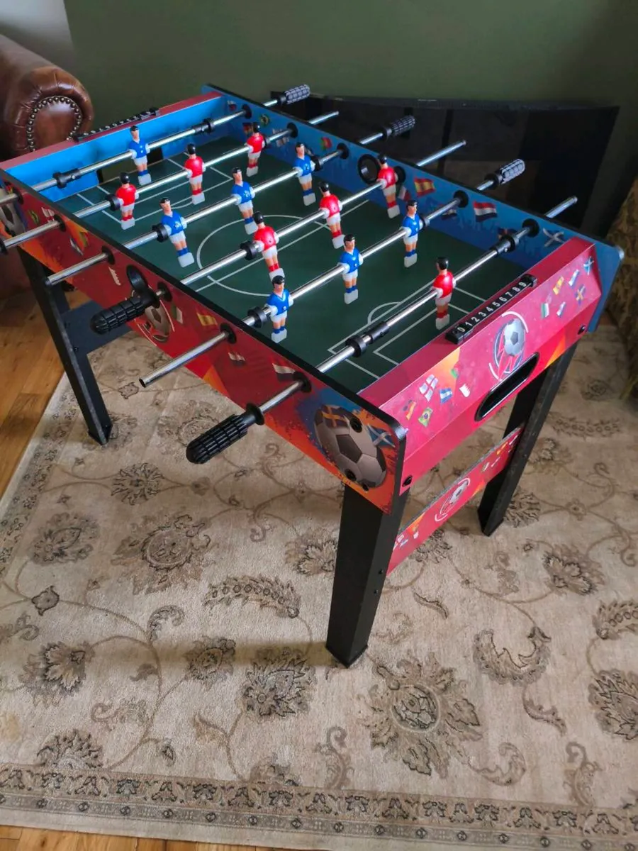 Soccer game table like new ,for does sunny days. - Image 2