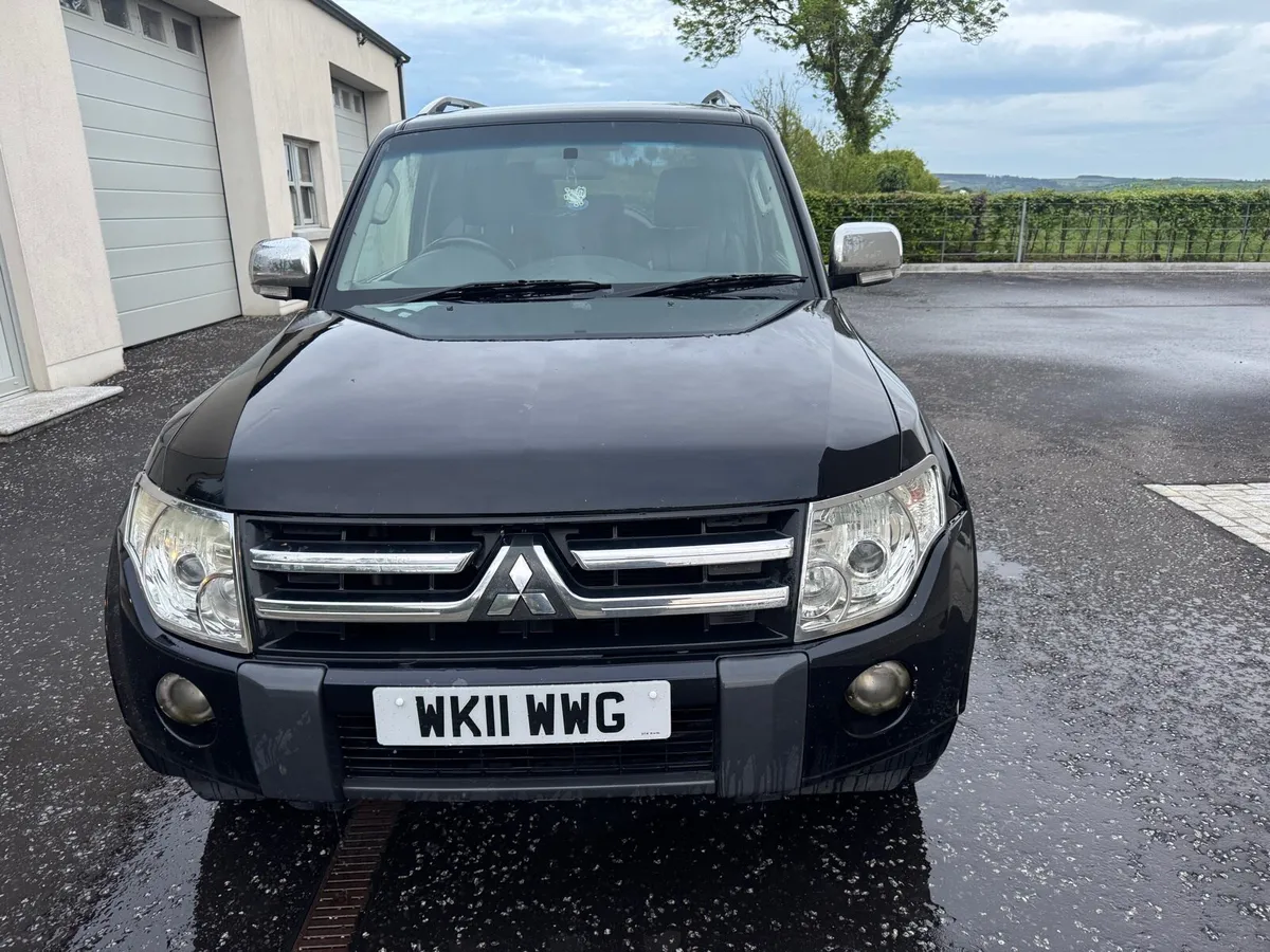 2011 MITSUBISHI SHOGUN WARRIOR - Image 2