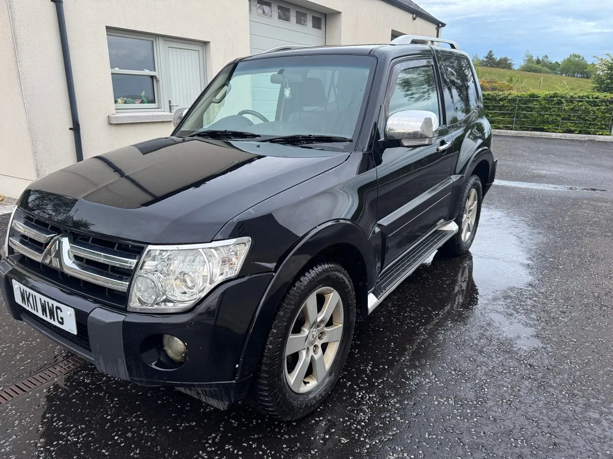 2011 MITSUBISHI SHOGUN WARRIOR - Image 3