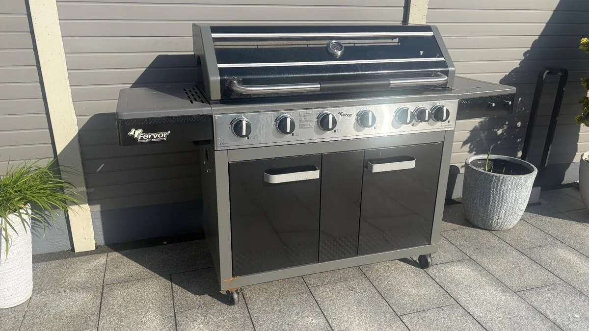 BBQ grill 6+1 burners - Image 1