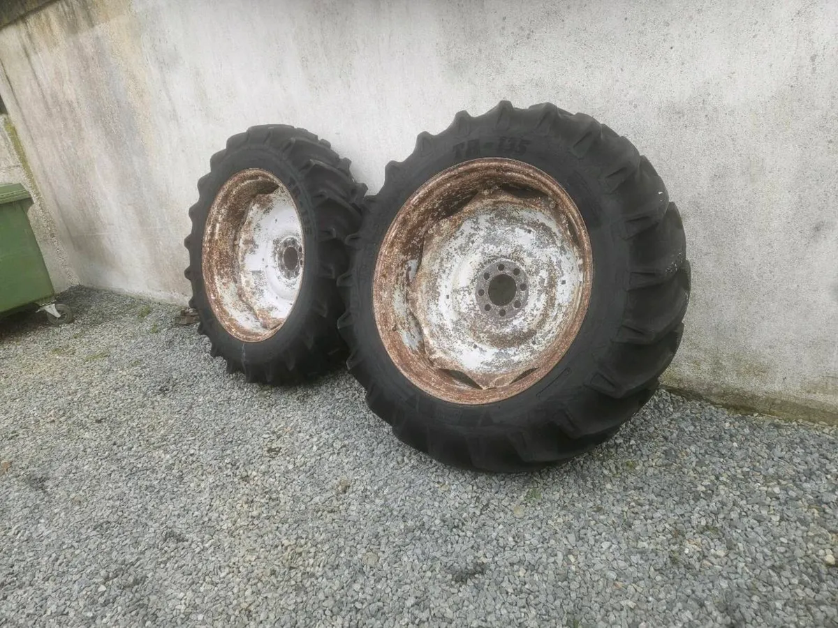 Wheels and tyres - Image 1