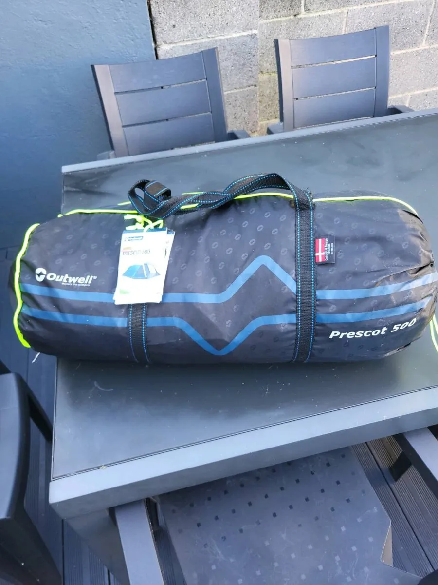 5 men family tent - Image 1