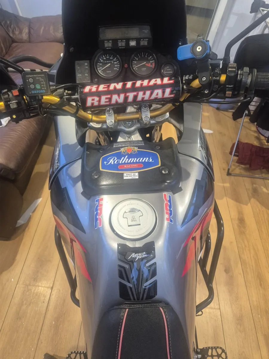 HONDA AFRICA TWIN 750 RD07 - Image 4