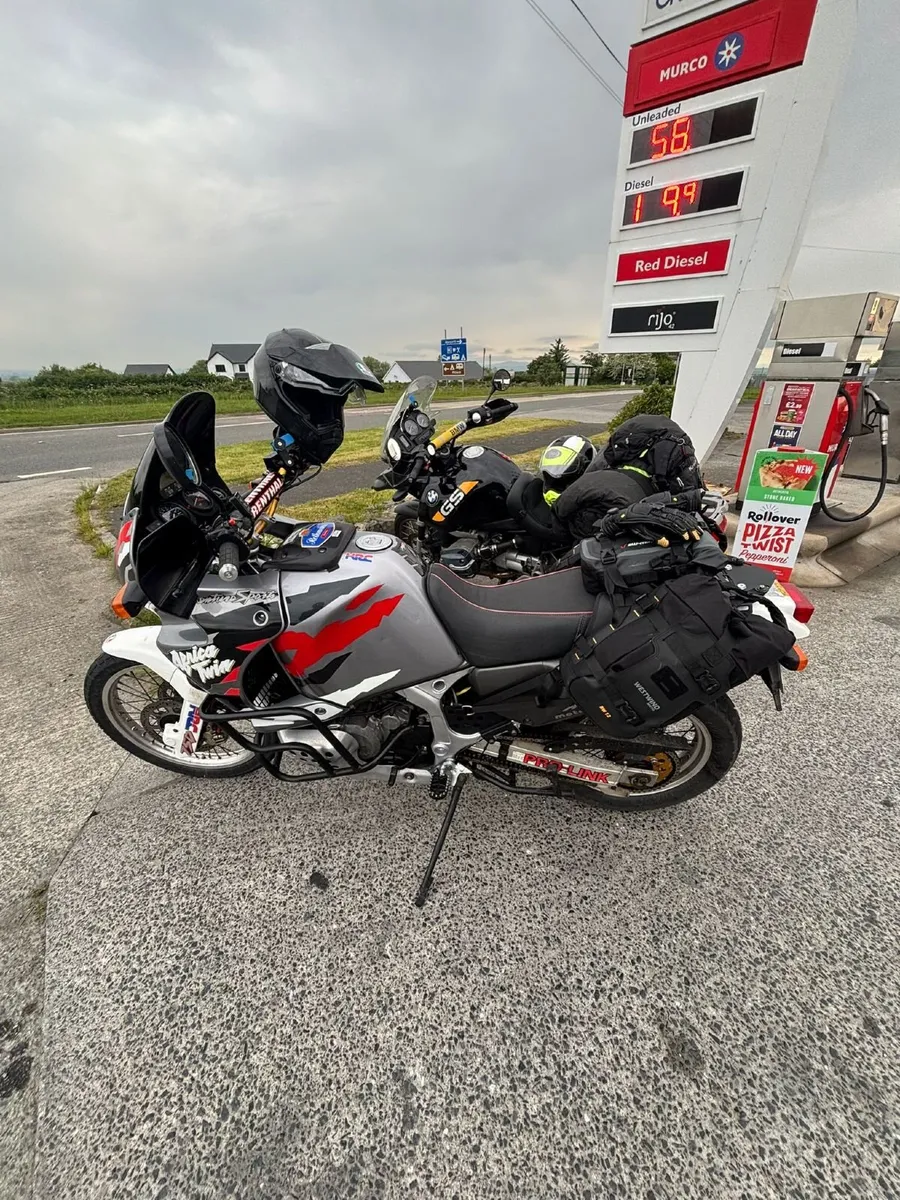 HONDA AFRICA TWIN 750 RD07 - Image 2