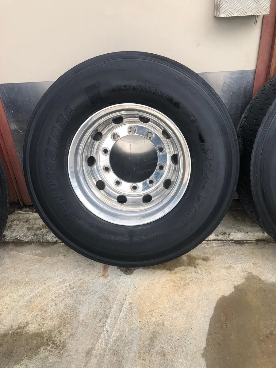 Alloy wheels and tyres - Image 3