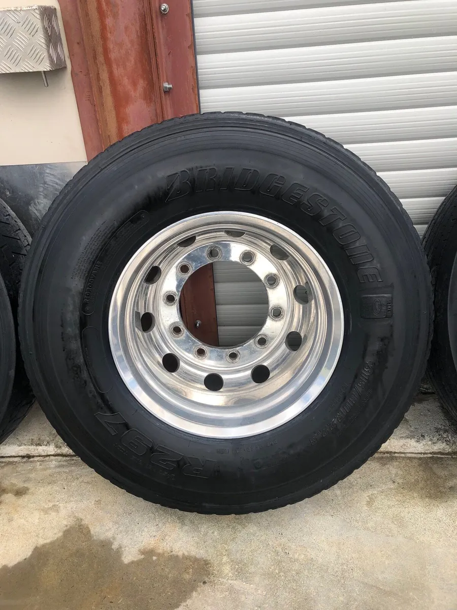 Alloy wheels and tyres - Image 4
