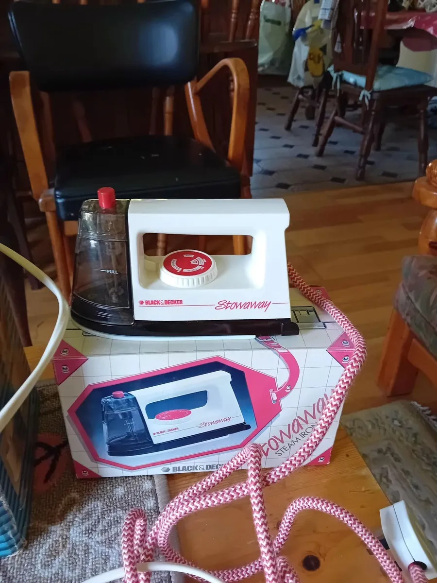 Kitchen scales, electric juicer and mini iron - Image 4