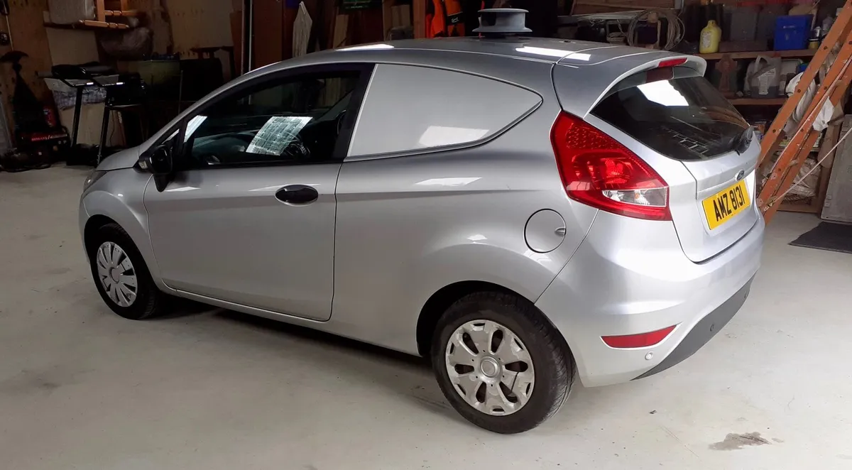 Ford Fiesta VAN 1.6 TDCI 2012 - Image 4