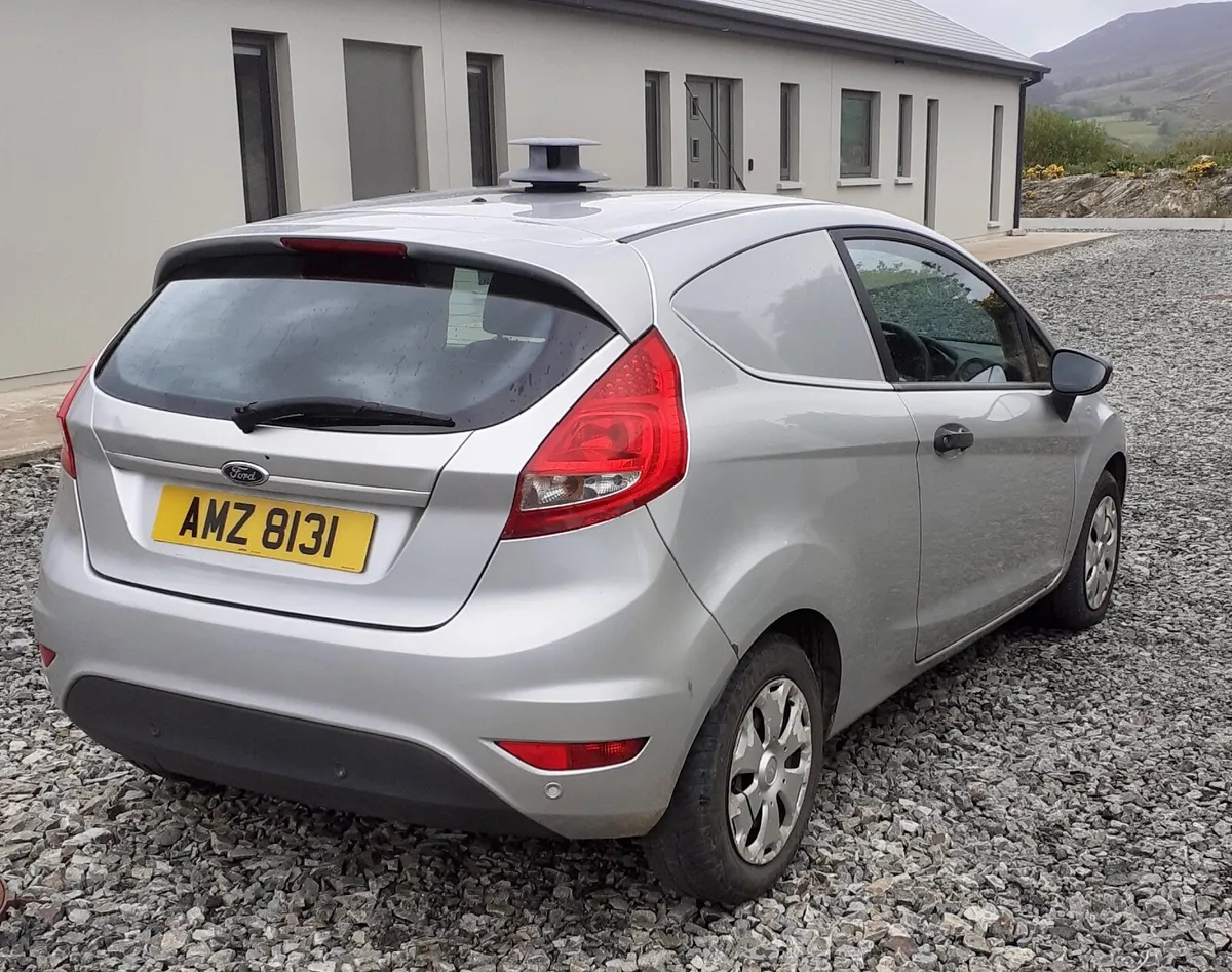 Ford Fiesta VAN 1.6 TDCI 2012 - Image 3