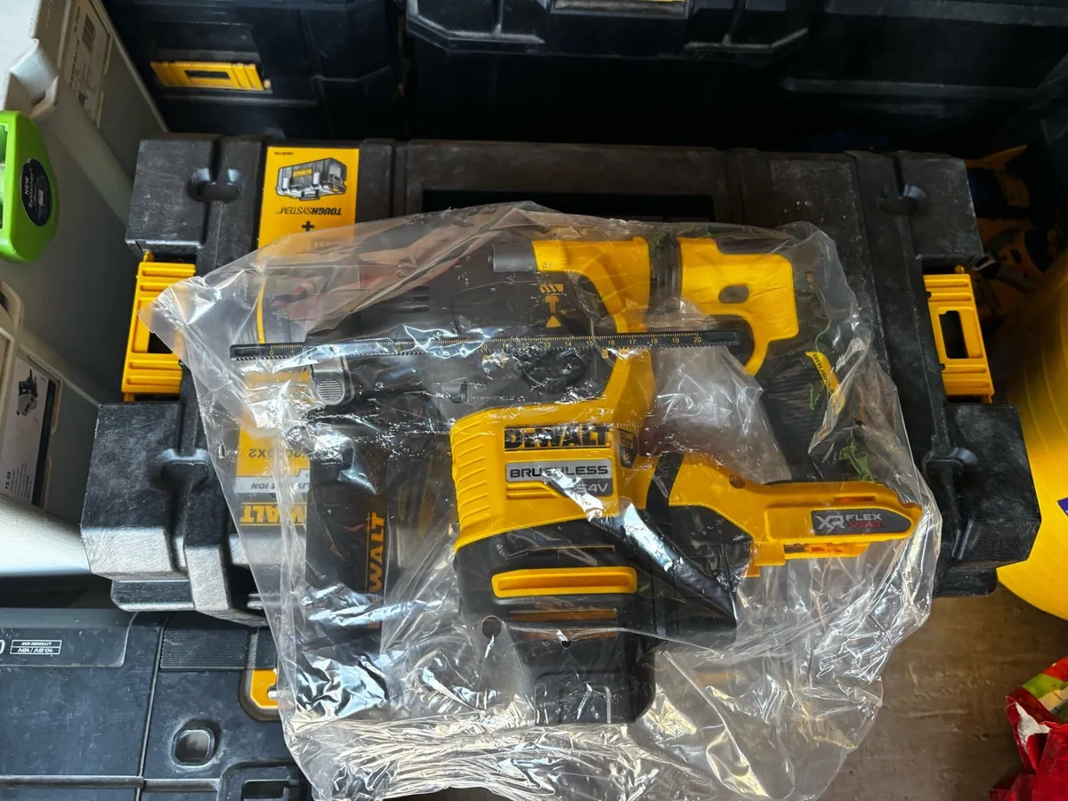 Dewalt SDS drill - Image 3