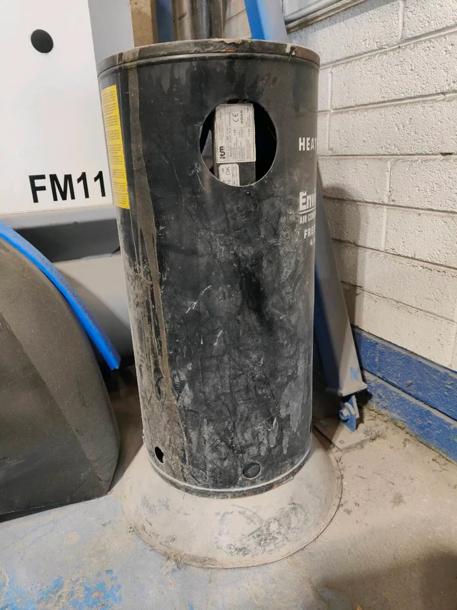 Garden and patio gas heaters. One top is lost - Image 4