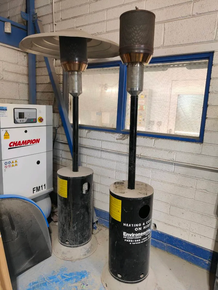 Garden and patio gas heaters. One top is lost - Image 1
