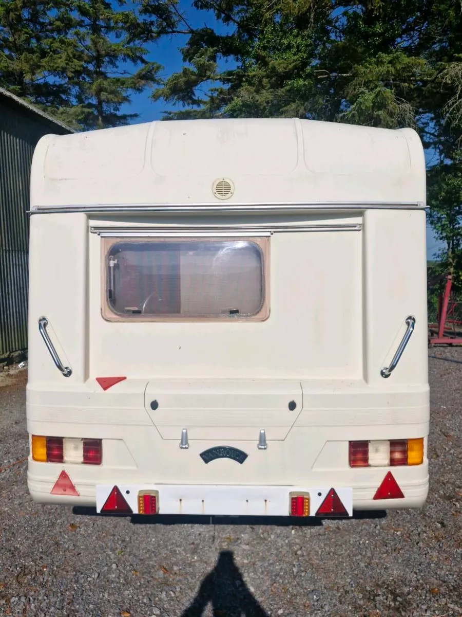 Caravan - Image 2