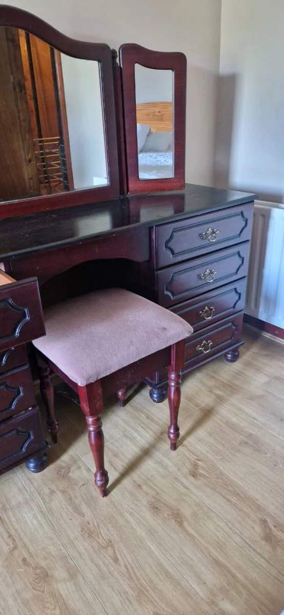 vanity unit with mirror & stool - Image 3
