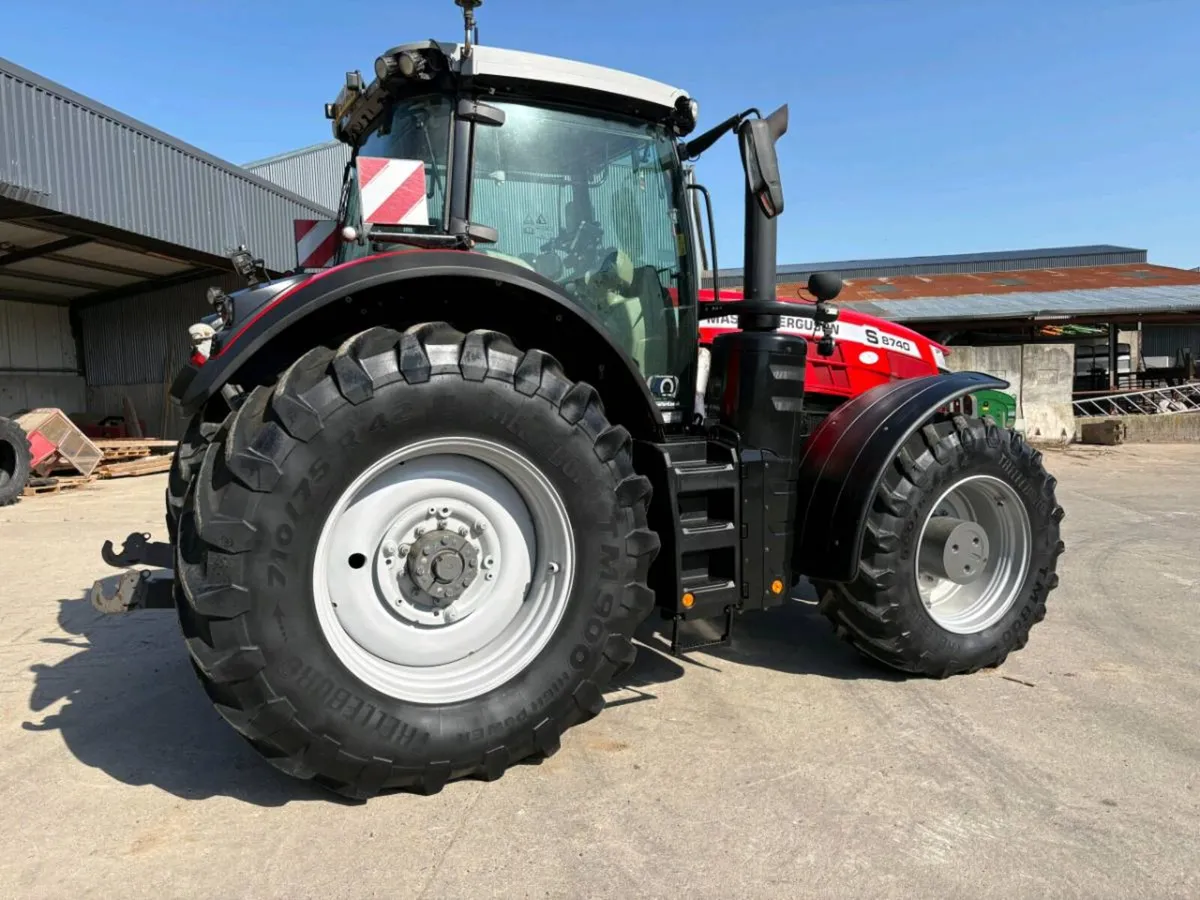 **** Massey Ferguson 8740S **** - Image 3
