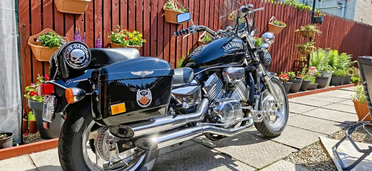 Honda Magna VF 750 V4 - Image 3
