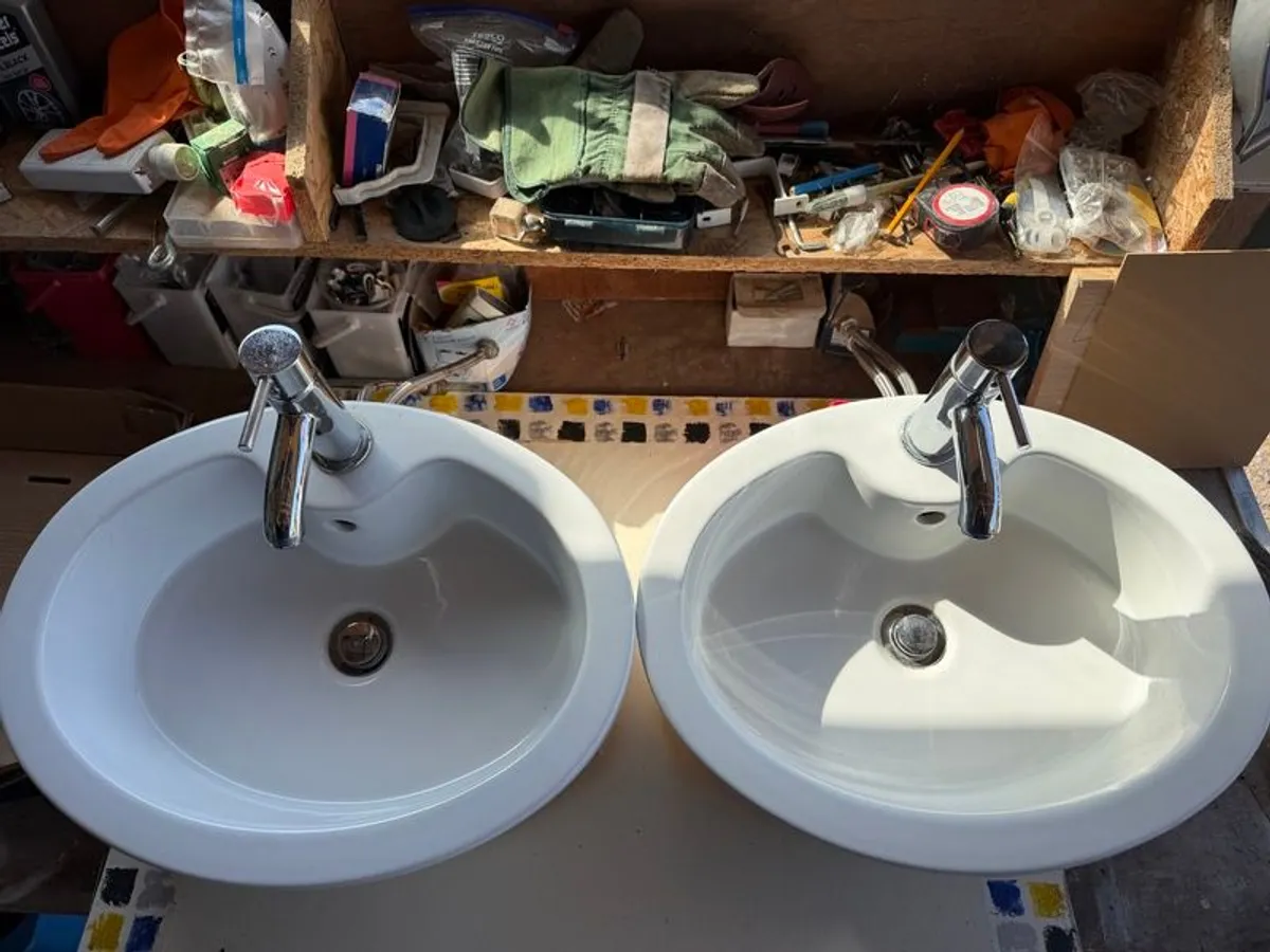 Two sinks with taps - Image 1