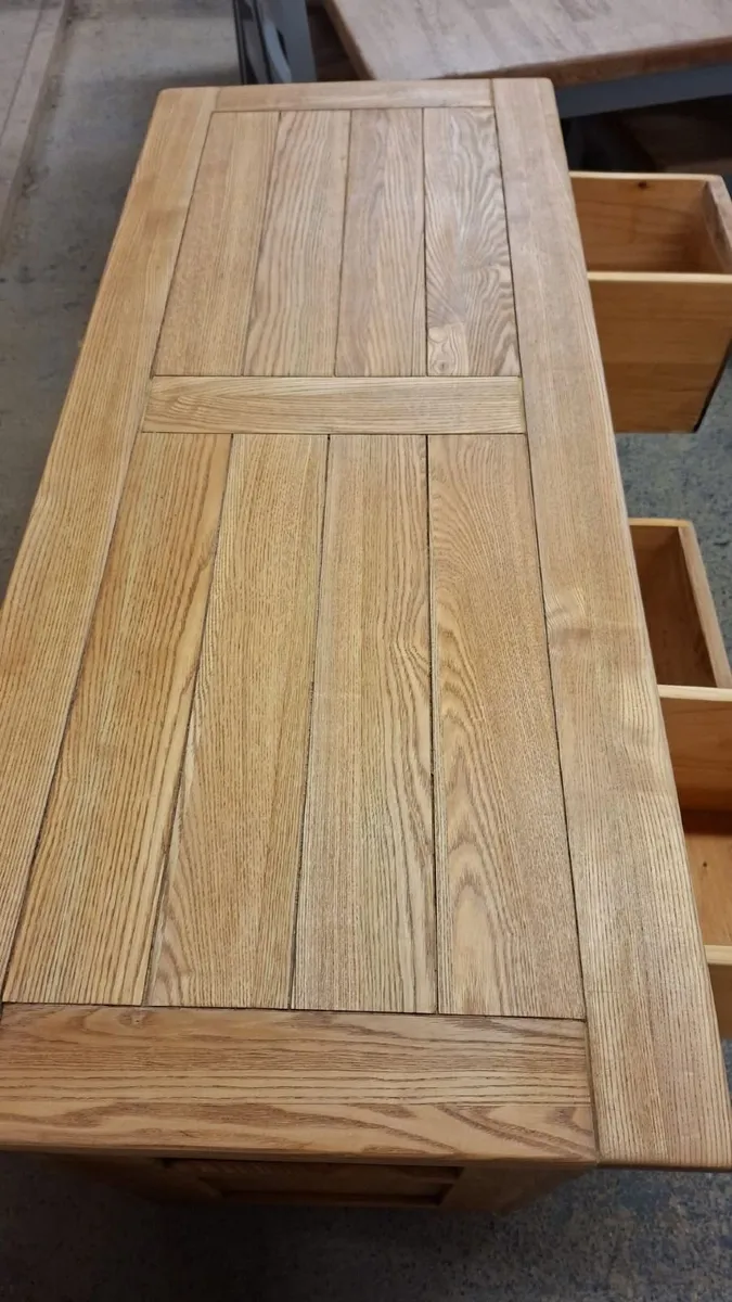 Solid oak chest of drawers - Image 3