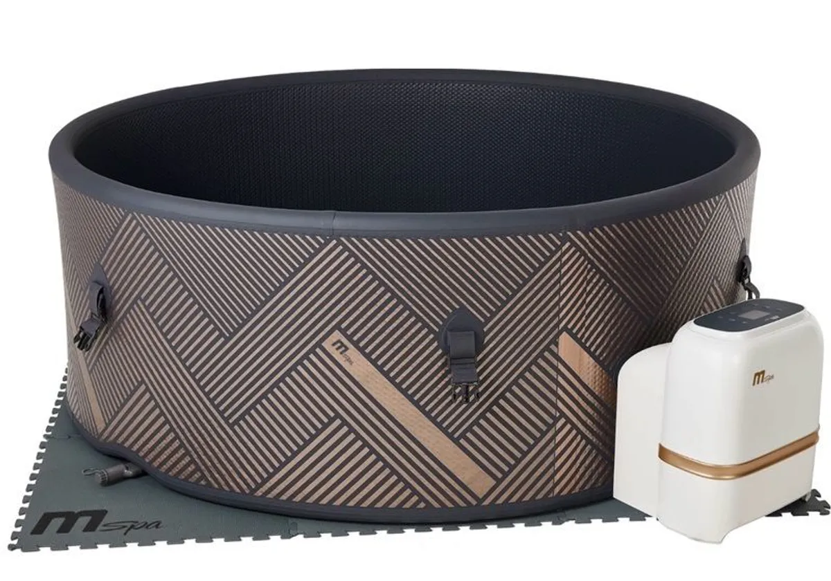 New Mspa Hot Tubs With Free Delivery - Image 1