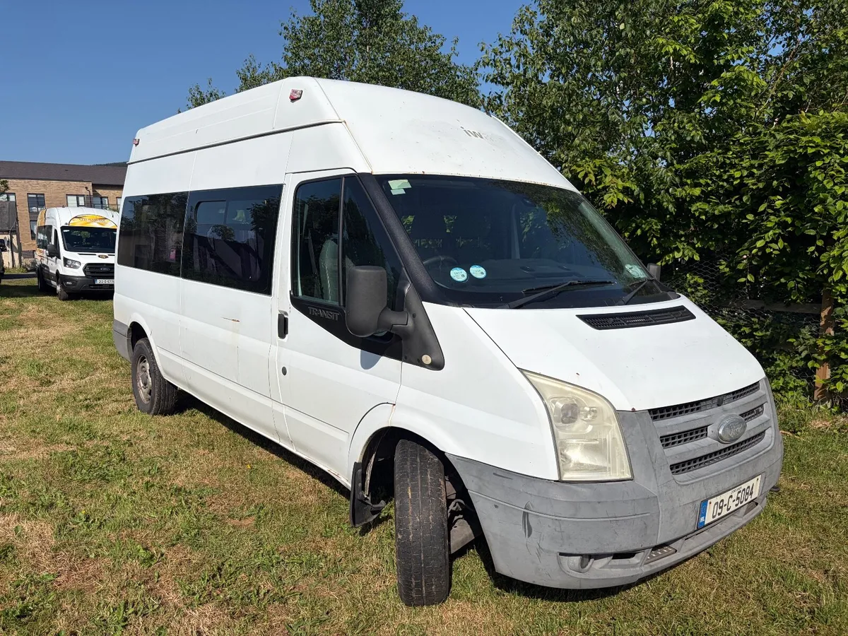 Ford Minibus - Image 1