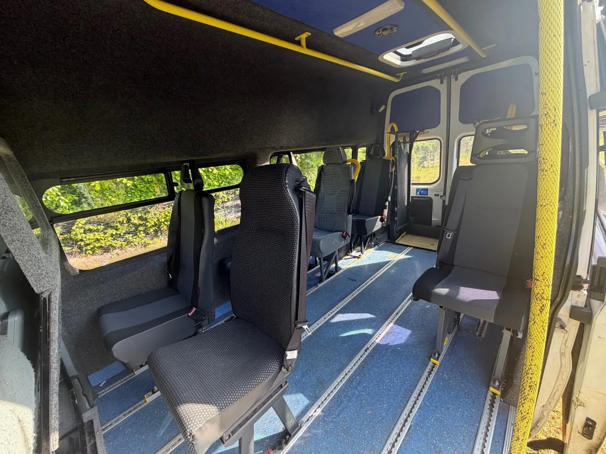 Ford Minibus - Image 4