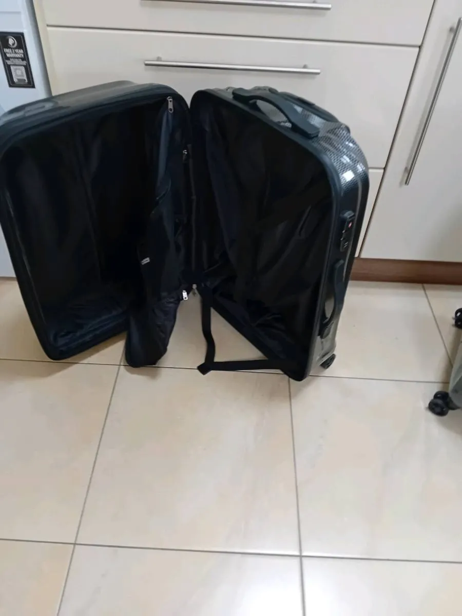NEW SUITCASES.  X. 3 - Image 3