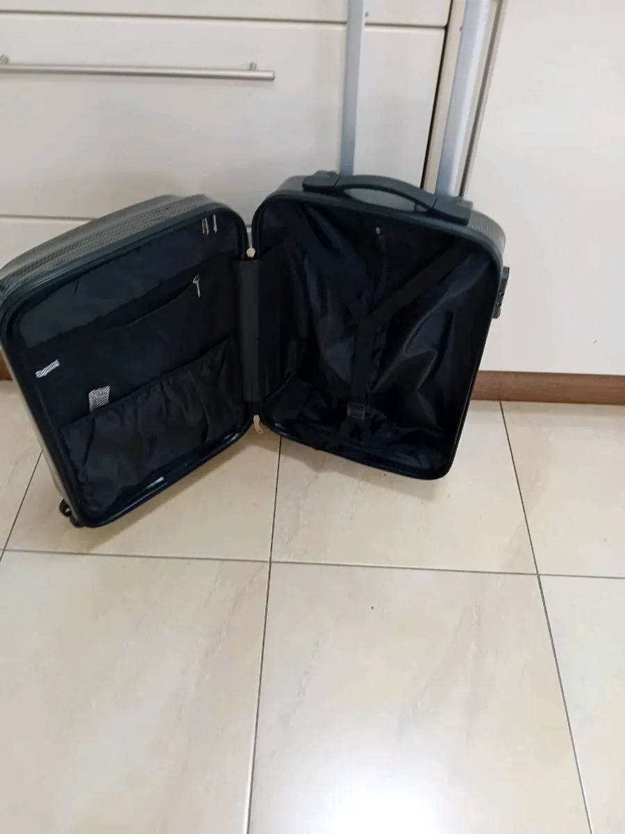 NEW SUITCASES.  X. 3 - Image 4
