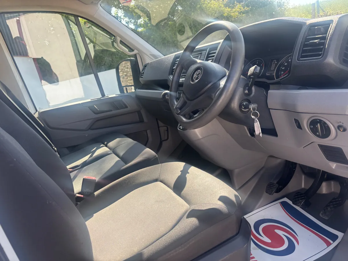 Volkswagen Crafter 2021 - Image 2