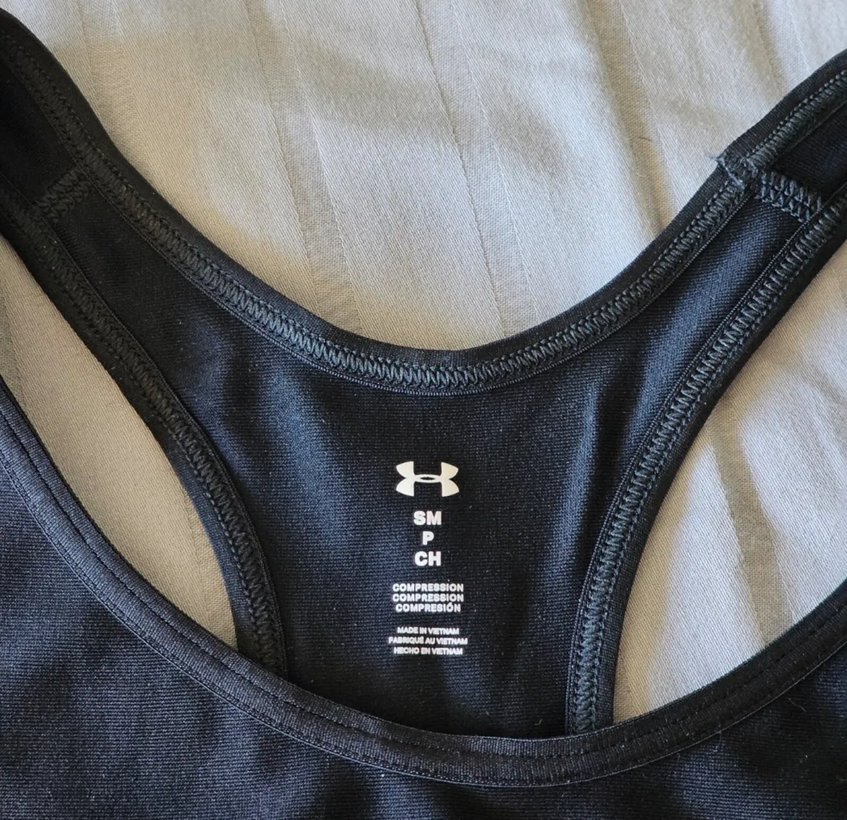 Under Armour sports bra, tags removed, never used - Image 3