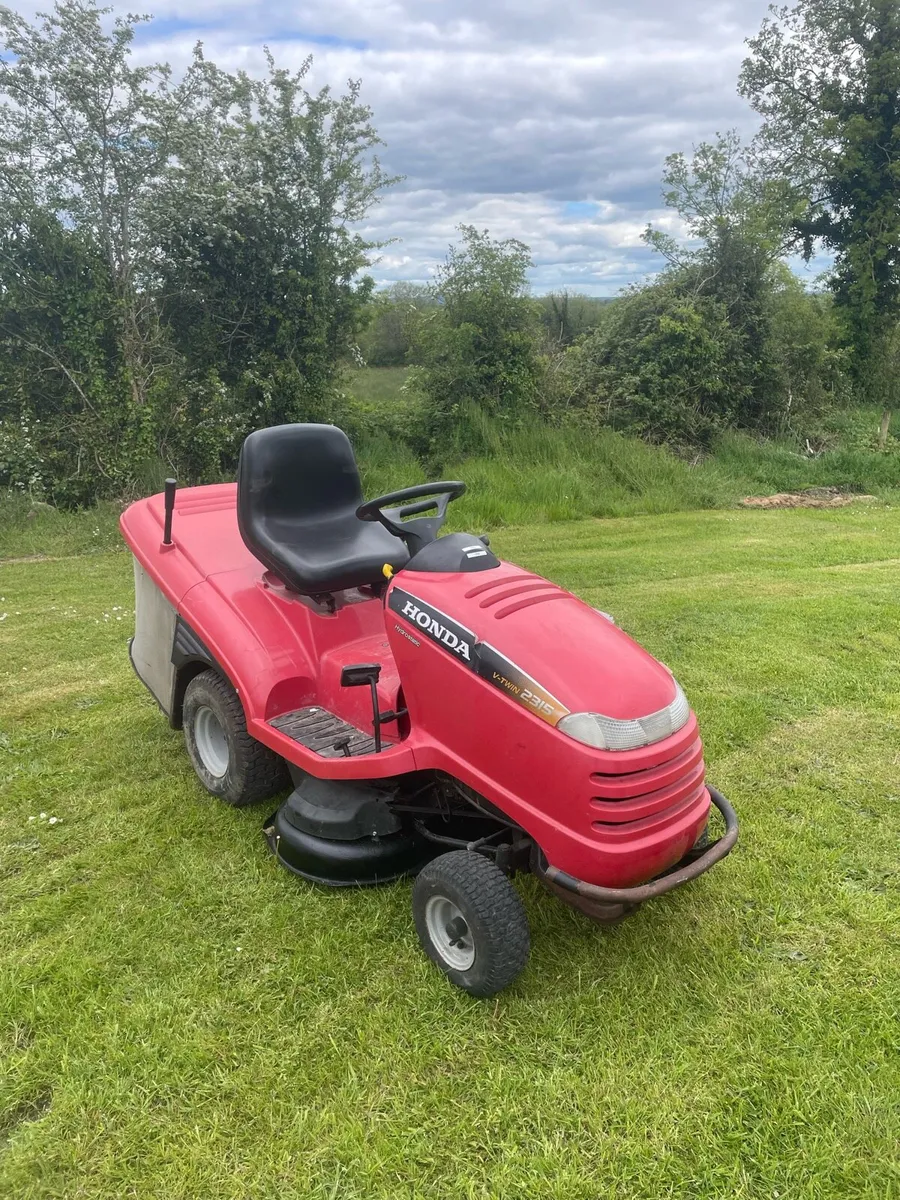 Honda ride on lawnmower - Image 2