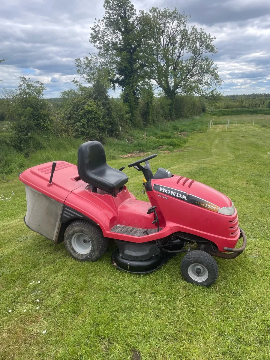 Honda ride on lawnmower - Image 3