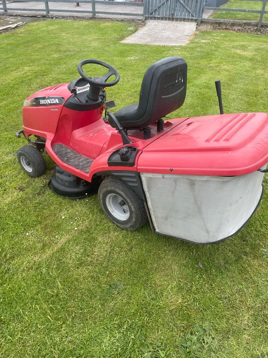 Honda ride on lawnmower - Image 4