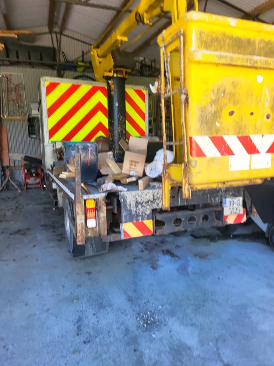 Cherry picker - Image 1