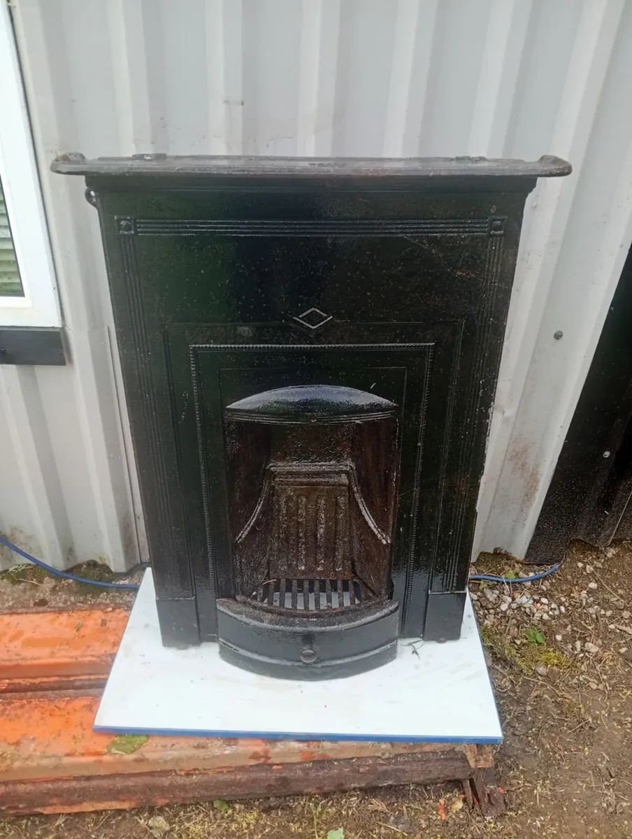 Antique fire place - Image 1