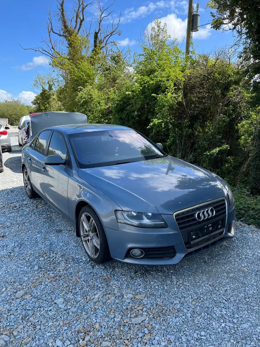 Breaking audi a4 b8 2.0tdi 2010 cagb llm lx5x - Image 1