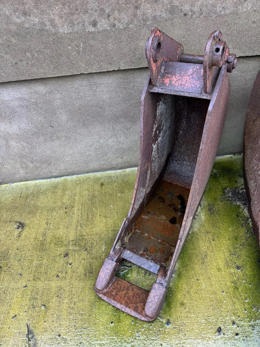 Digger buckets on 45mm pins - Image 3