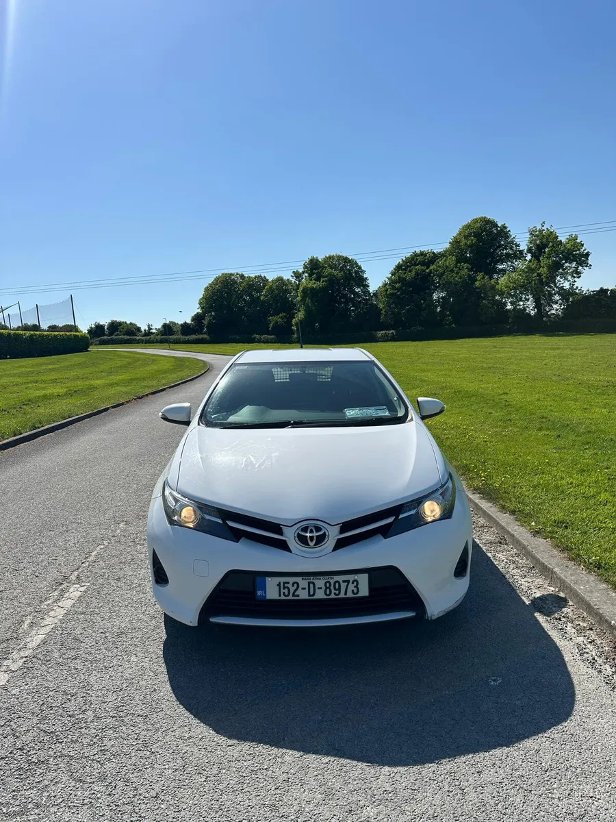 Toyota Auris 2015 Car Van - Image 2