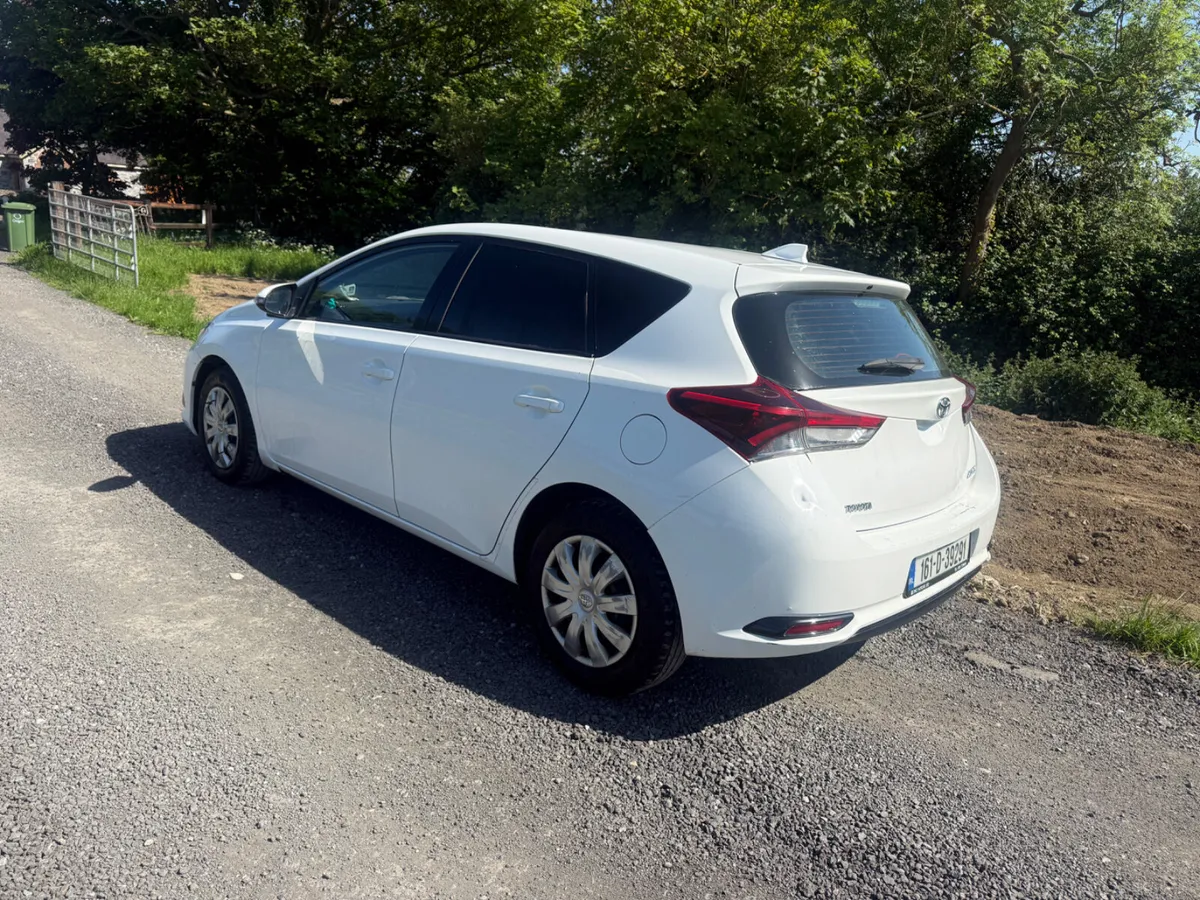 Toyota Auris 2016 Car Van - Image 4