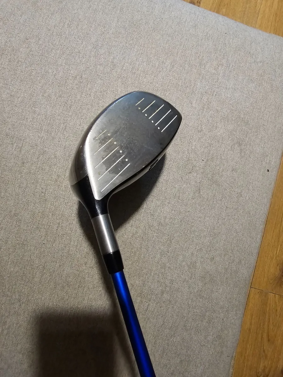 Titleist 909 D2 Driver - Image 3