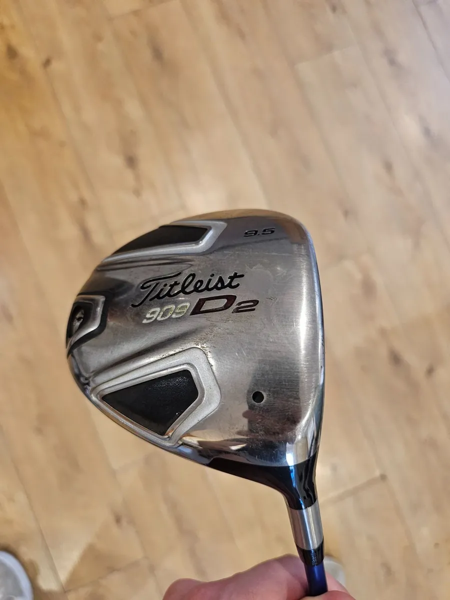 Titleist 909 D2 Driver - Image 1