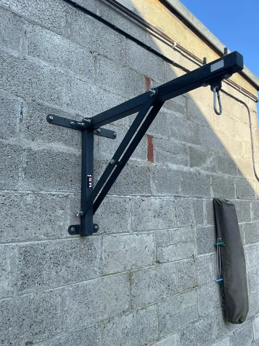 Boxing bag wall mount - Image 2