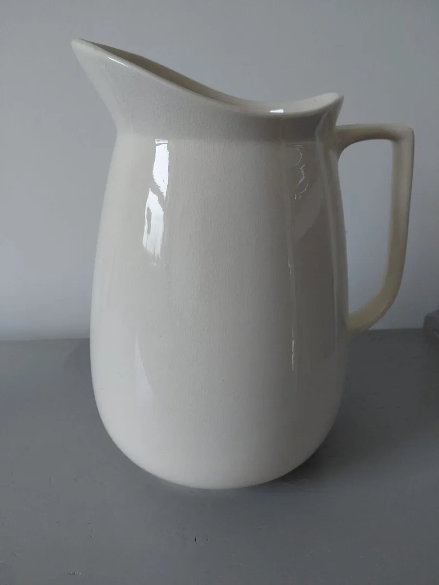 Antique Jug and basin - Image 3