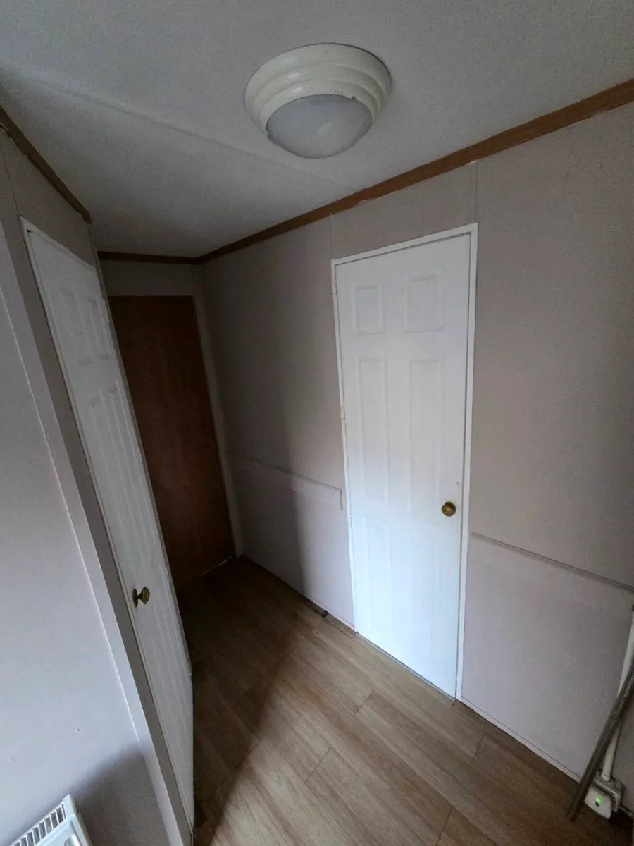 Mobile Home - Image 4