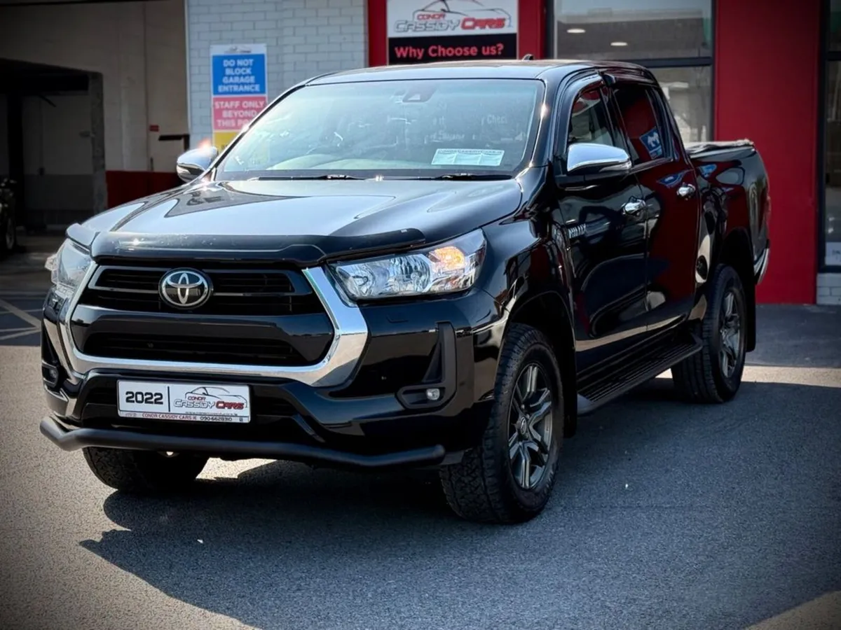 Toyota Hilux ICON 4WD D-4D DCB // 1 OWNER // VAT I - Image 4