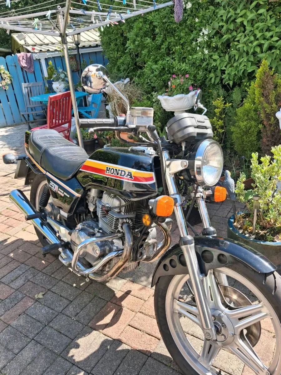 HONDA 250 N Superdream Deluxe - Image 1