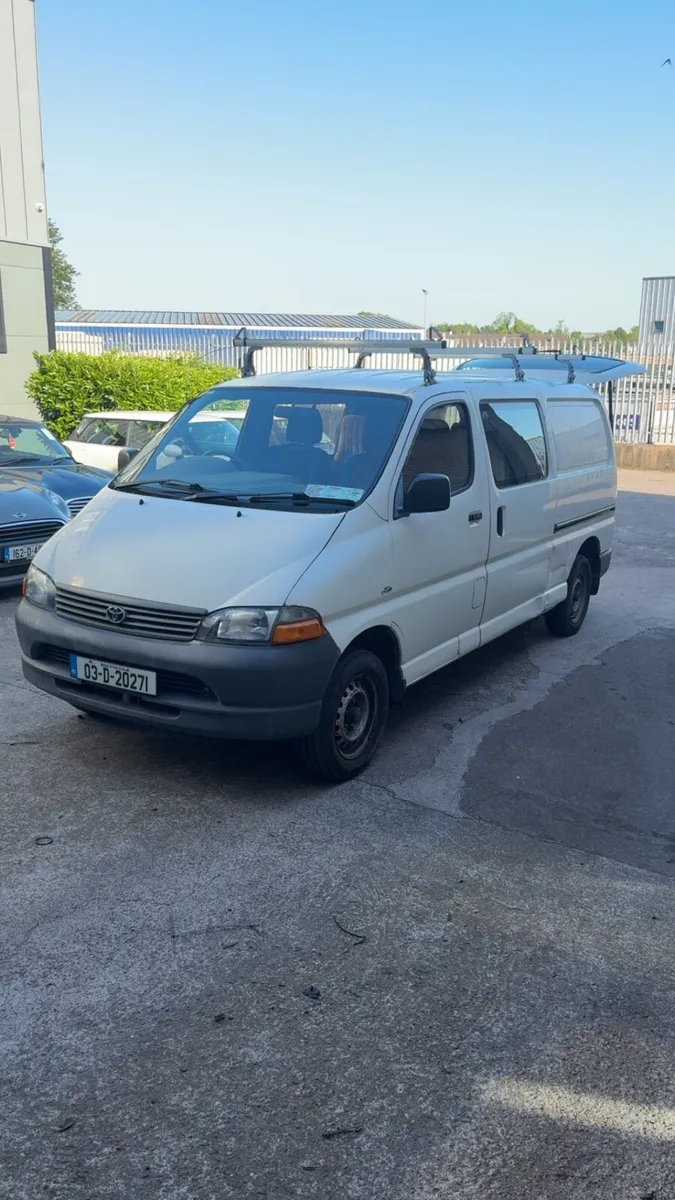 Toyota Hiace crewcab 2003 - Image 1