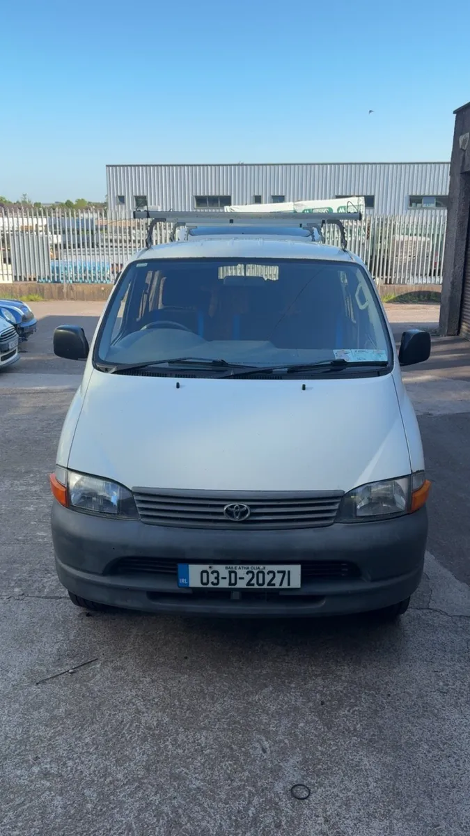 Toyota Hiace crewcab 2003 - Image 2
