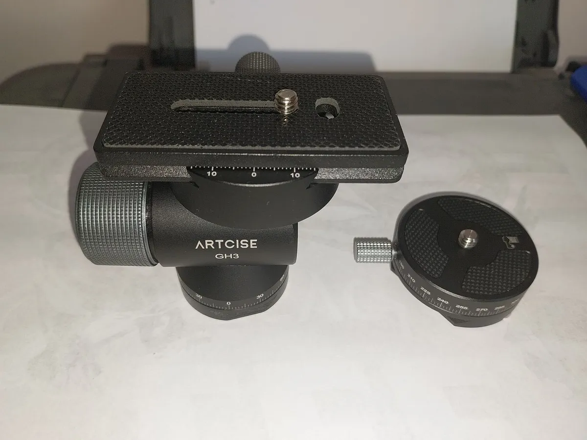 canon RF 100-400 F5.6-8 IS Usm Lens with extras. - Image 2