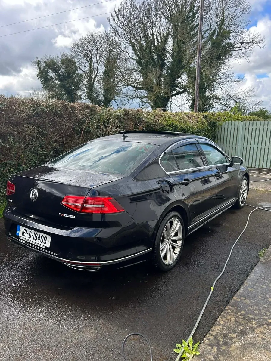 Volkswagen Passat - Image 2