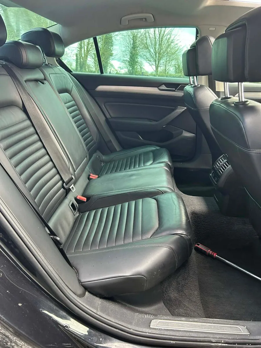 Volkswagen Passat - Image 3